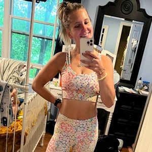 Fabletics Harlyn Midi Reversable Sports Bra